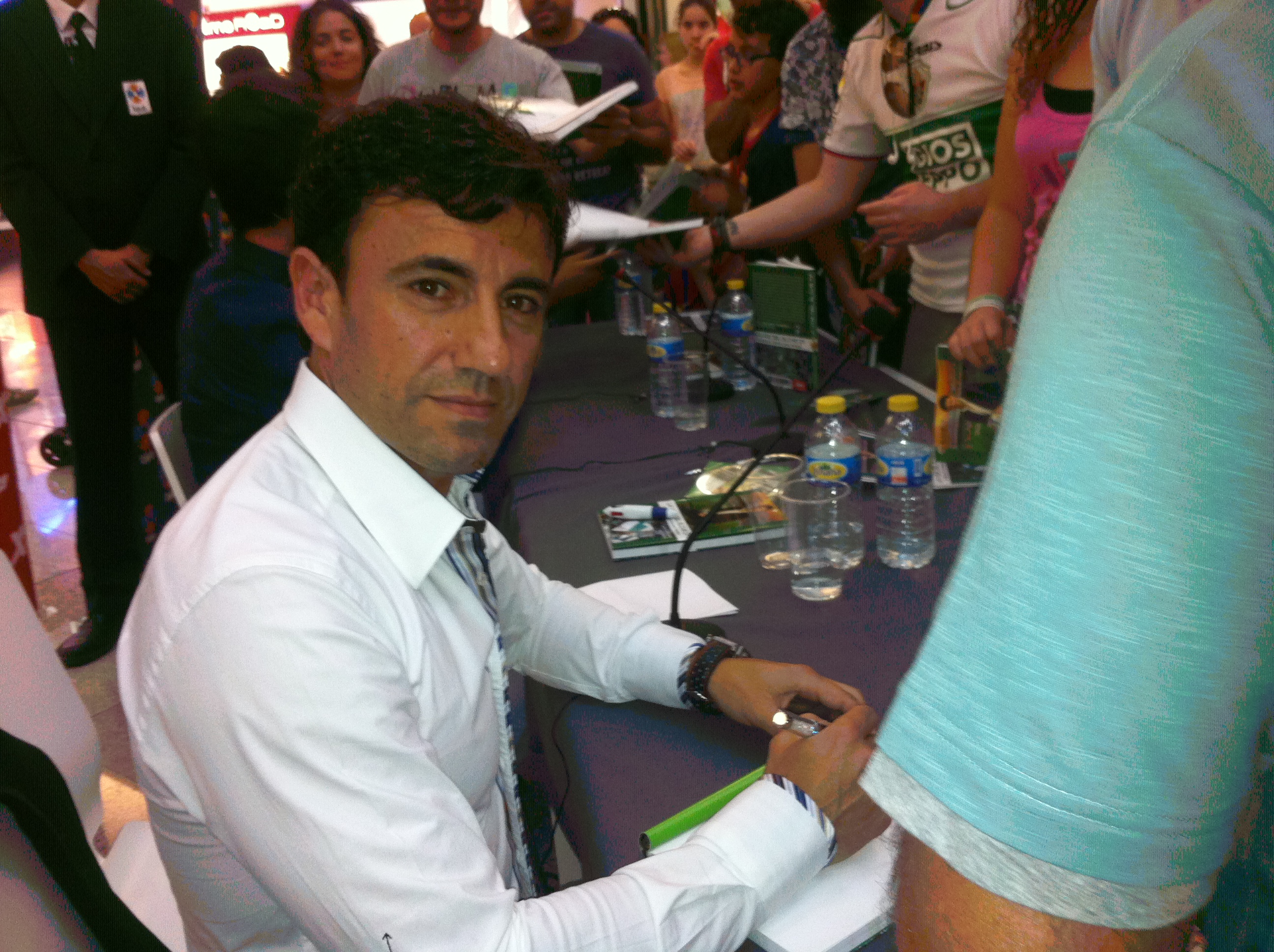 Paco Gómez Gil durante la presentación de su libro