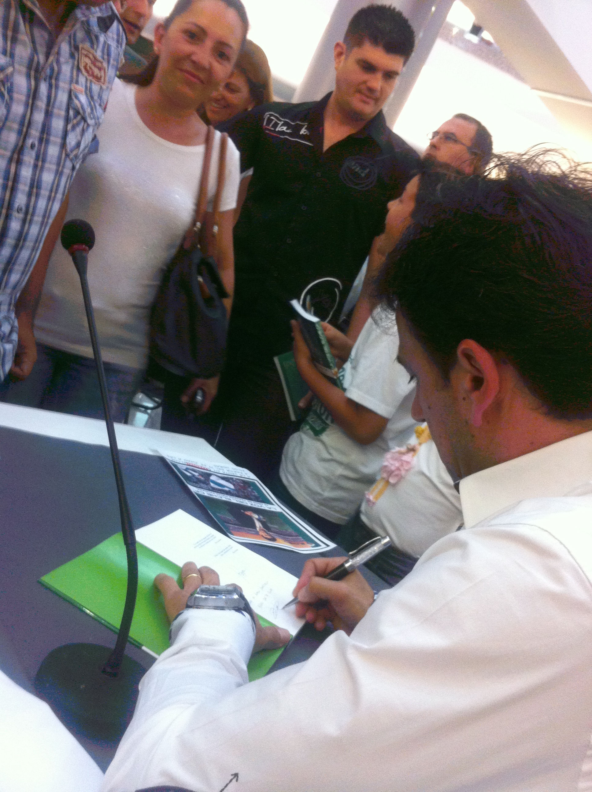 Paco Gómez Gil durante la presentación de su libro